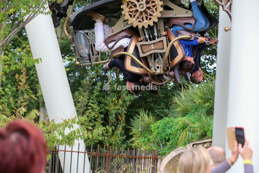 N-VA chairman Bart De Wever, Flemish Minister of Environment, Energy, Tourism and Justice Zuhal Demir and Flemish Minister of Finance, Budget and Housing Matthias Diependaele in the 'Ride to Happiness by Tomorrowland' rollercoaster ride during the yearly family day and the celebration of the 20th…