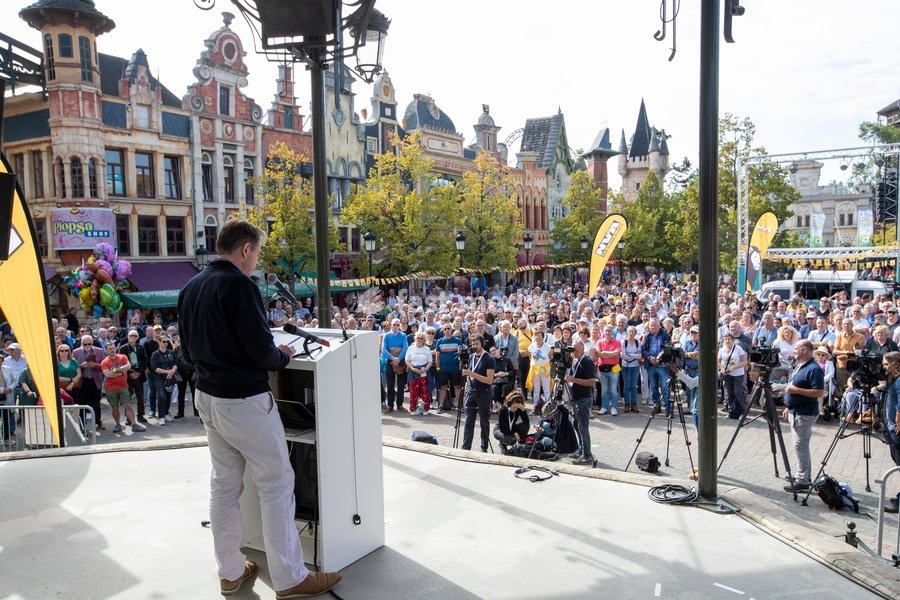 N-VA chairman Bart De Wever delivers a speech at the yearly family day and the celebration of the 20th anniversary of conservative Flemish nationalist party N-VA, on Sunday 12 September 2021 at the Plopsaland theme park in Adinkerke, De Panne