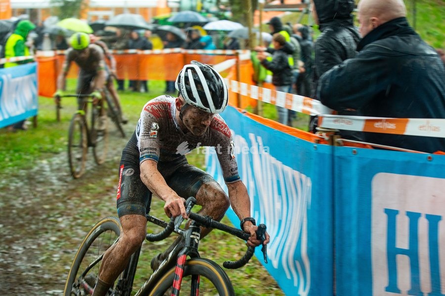 Illustration picture shows the men's elite race of the 'Berencross Meulebeke' cyclocross cycling even, the fourth race (out of 8) in the 'Ethias Cross' competition, Saturday 02 October 2021 in Meulebeke