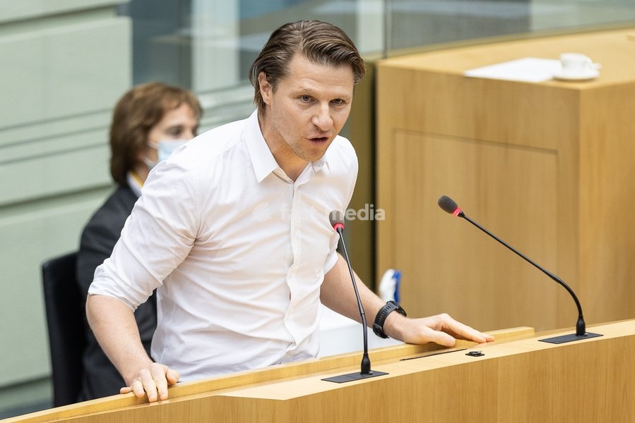 N-VA's Axel Ronse pictured during a plenary session of the Flemish Parliament in Brussels, Wednesday 16 February 2022