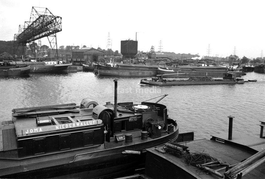Essen - Deutschland ca. 1950, Stadthafen in Essen, Rhein-Herne-Kanal