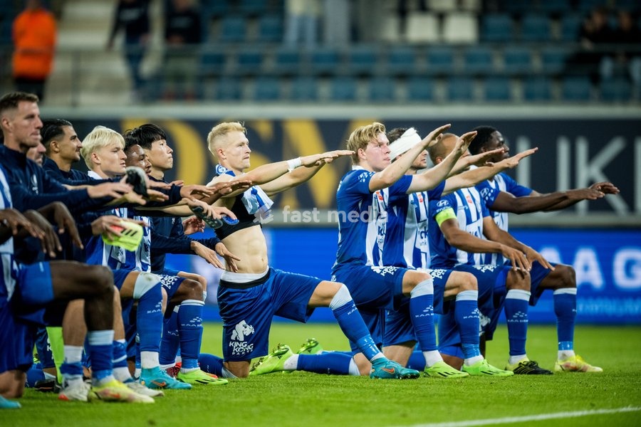 Gent's players celebrate after winning a soccer match between KAA Gent and SV Zulte Waregem, Sunday 11 September 2022 in Gent, on day 8 of the 2022-2023 'Jupiler Pro League' first division of the Belgian championship