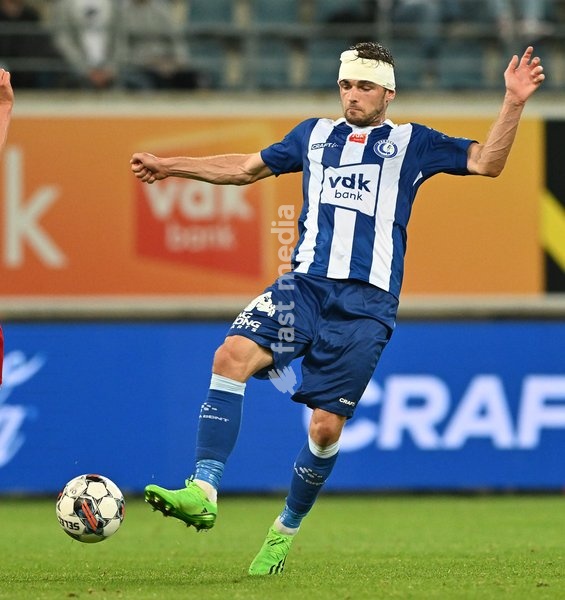 Gent's Hugo Cuypers pictured in action during a soccer match between KAA Gent and SV Zulte Waregem, Sunday 11 September 2022 in Gent, on day 8 of the 2022-2023 'Jupiler Pro League' first division of the Belgian championship