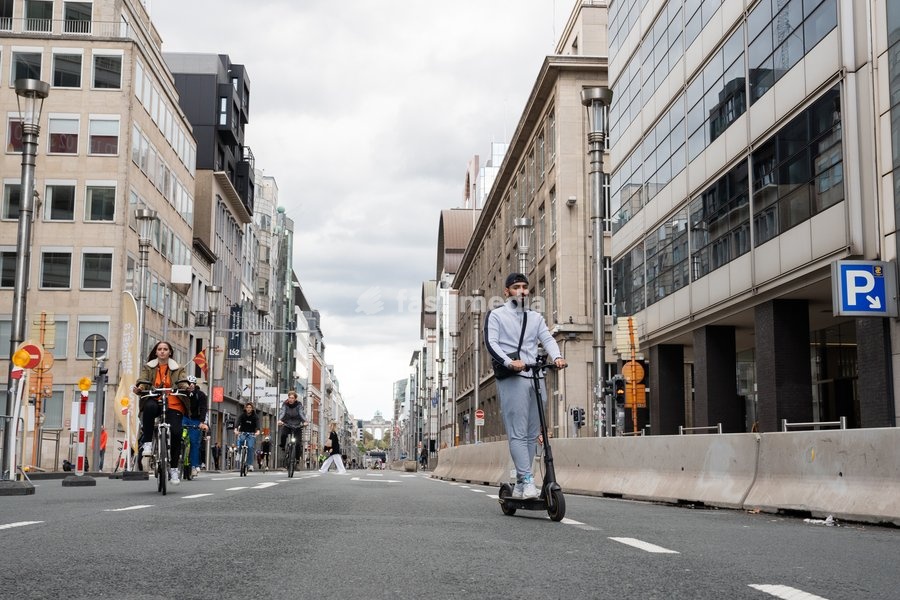 Illustration picture taken during the Car Free Sunday in the Brussels Capital region, Sunday 18 September 2022. In several cities and towns across Belgium a Sunday without cars or other motorized transport is organized