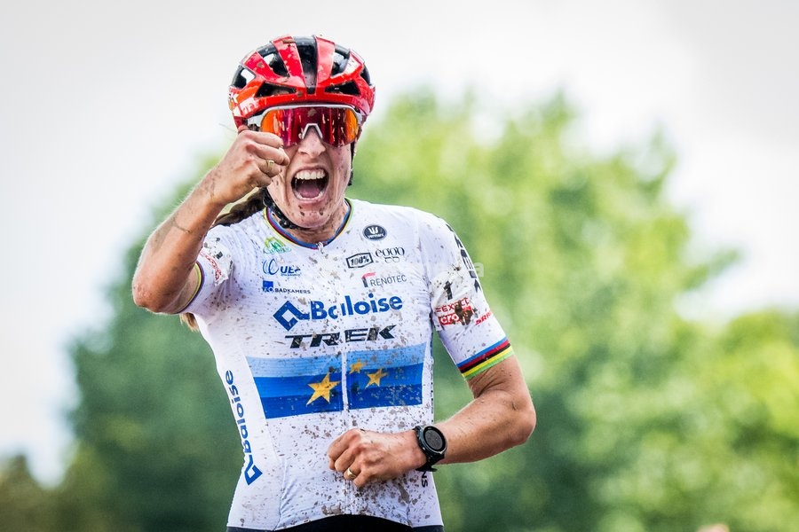 Dutch Lucinda Brand celebrates as she crosses the finish line to win the women's elite race of the 'Berencross Meulebeke' cyclocross cycling event, race 3/8 in the 'Exact Cross' competition, Saturday 01 October 2022 in Meulebeke