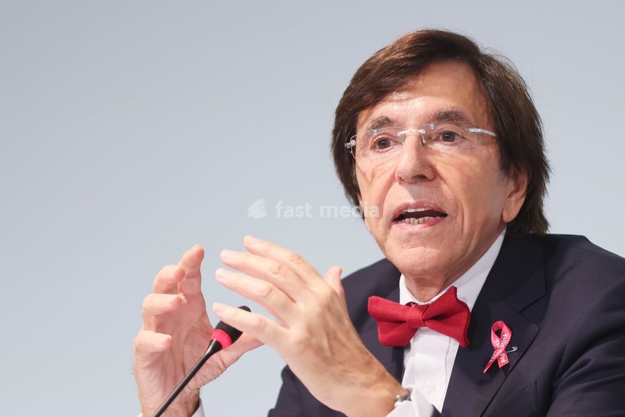 Walloon Minister President Elio Di Rupo pictured during a press conference of the Walloon government regarding their agreement on the budget of 2023, Friday 07 October 2022, in Namur