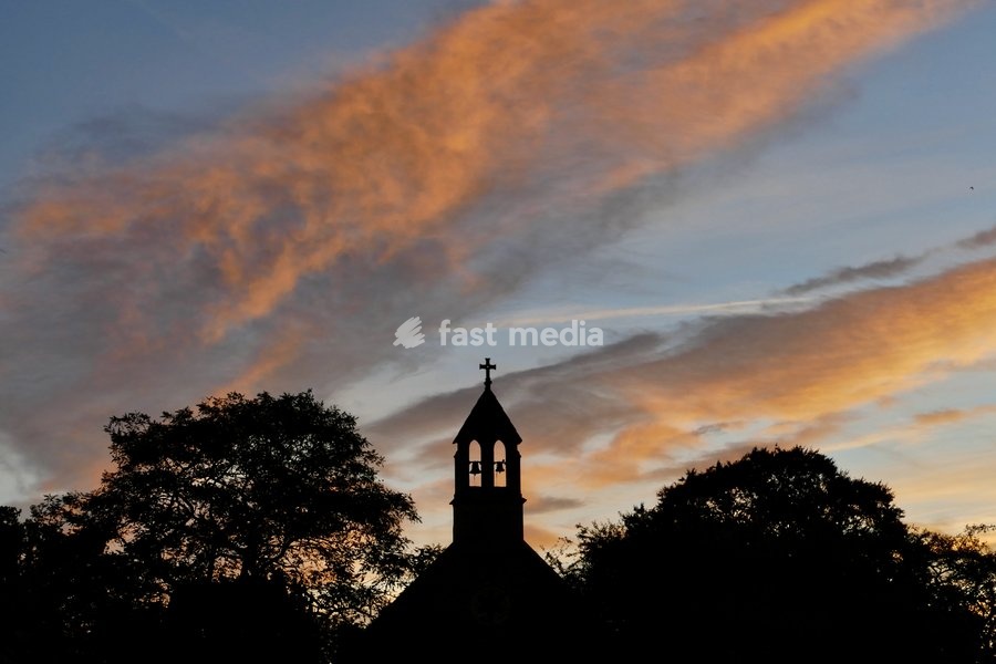 Pretty skies at daybreak as the sun rises over the countryside