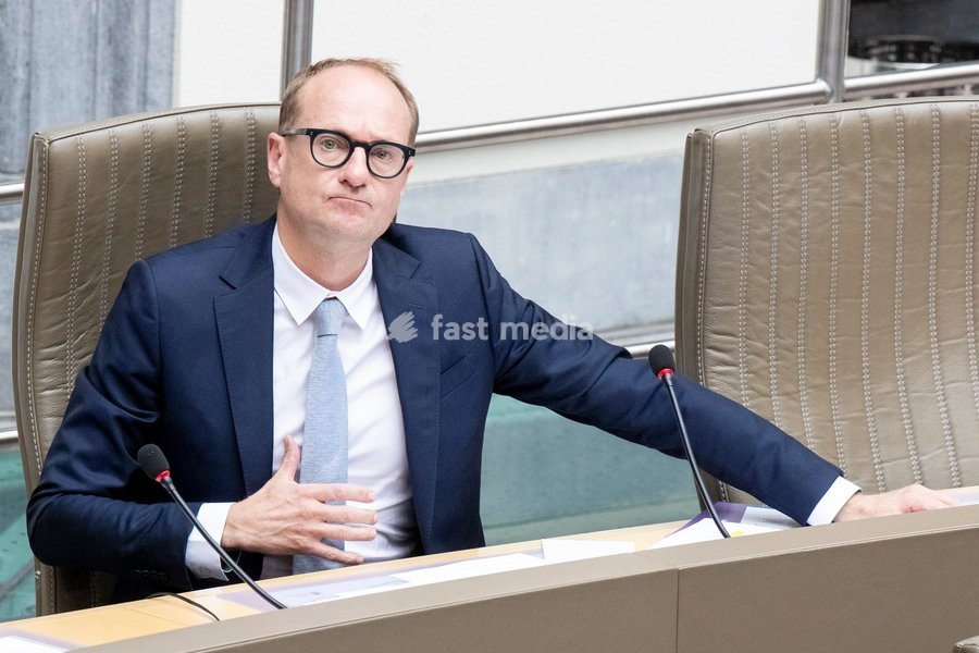 Flemish Minister of Education and Animal Welfare and Sports Ben Weyts pictured during a plenary session of the Flemish Parliament in Brussels, Wednesday 12 October 2022