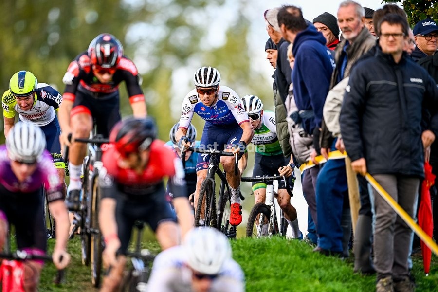 Czech Zdenek Stybar pictured in action during the men's elite race of the 'Kermiscross' cyclocross cycling event in Ardooie, Thursday 20 October 2022