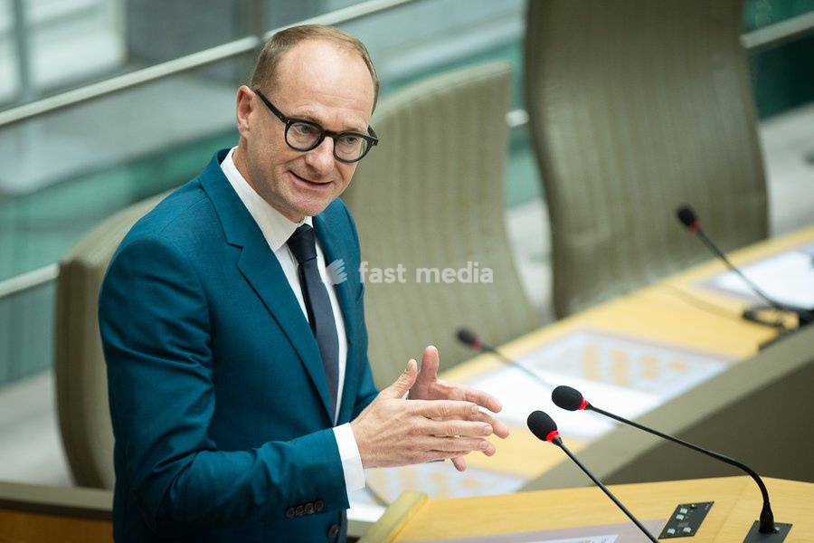 Flemish Minister of Education and Animal Welfare and Sports Ben Weyts pictured during a plenary session of the Flemish Parliament in Brussels, Wednesday 26 October 2022