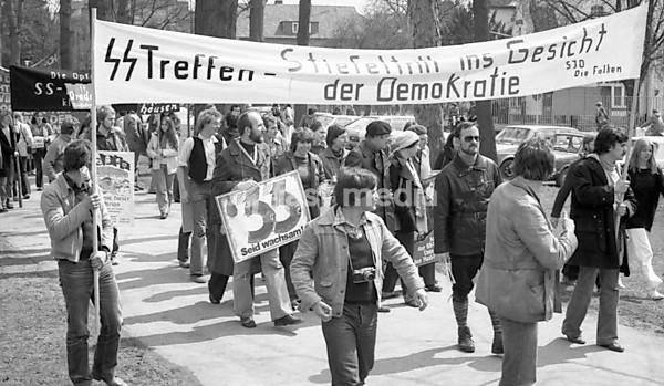 Nazi victims, youth associations, trade unions, young and old people and citizens' initiatives joined forces in a demonstration against a meeting of traditional SS associations 28.04.1979 in Arolsen, Germany