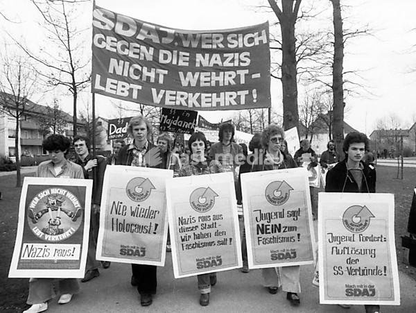 Nazi victims, youth associations, trade unions, young and old people and citizens' initiatives joined forces in a demonstration against a meeting of traditional SS associations 28.04.1979 in Arolsen, Germany