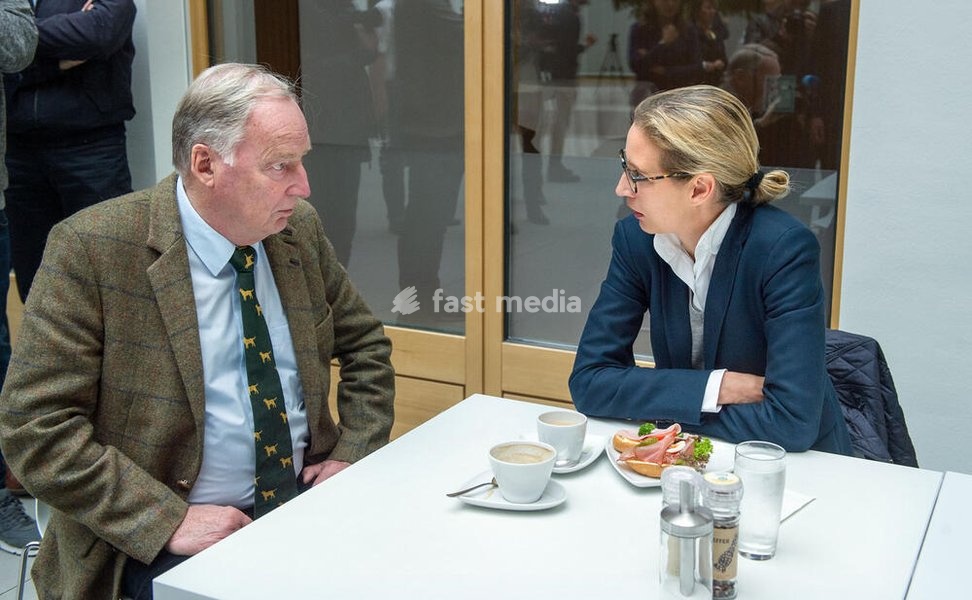 Alice Weidel, politician, AfD, Germany; the designated leader of the AfD parliamentary group at a press conference after the general election. Left Alexander Gauland, leader of the AfD parliamentary group in the German Bundestag. Berlin, 09/25/2017
