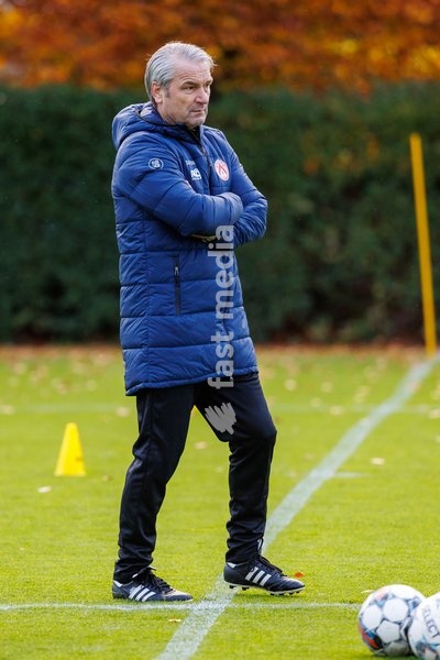 Kortrijk's new head coach Bernd Storck pictured during a training session of Belgian soccer team KV Kortrijk with their new coach, Tuesday 22 November 2022 in Kortrijk. German Storck took the helm after Custovic was fired