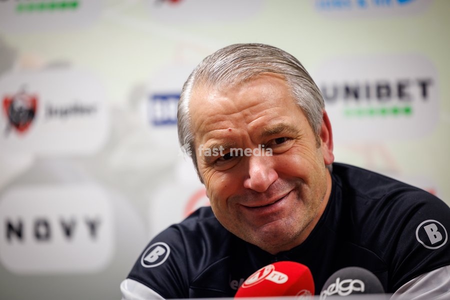 Kortrijk's new head coach Bernd Storck pictured during a press conference of Belgian soccer team KV Kortrijk to present their new coach, Tuesday 22 November 2022 in Kortrijk. German Storck took the helm after Custovic was fired