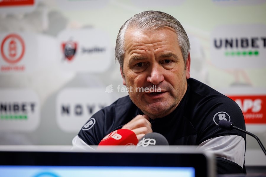 Kortrijk's new head coach Bernd Storck pictured during a press conference of Belgian soccer team KV Kortrijk to present their new coach, Tuesday 22 November 2022 in Kortrijk. German Storck took the helm after Custovic was fired