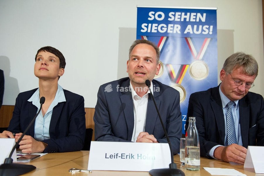 Frauke Petry, politician, AfD, Germany; in the state elections in Mecklenburg-Western Pomerania, the AfD became the second strongest party in the state parliament with 20.8% of the votes. Press conference of the party leadership in the house of the federal press conference, from left to right.…