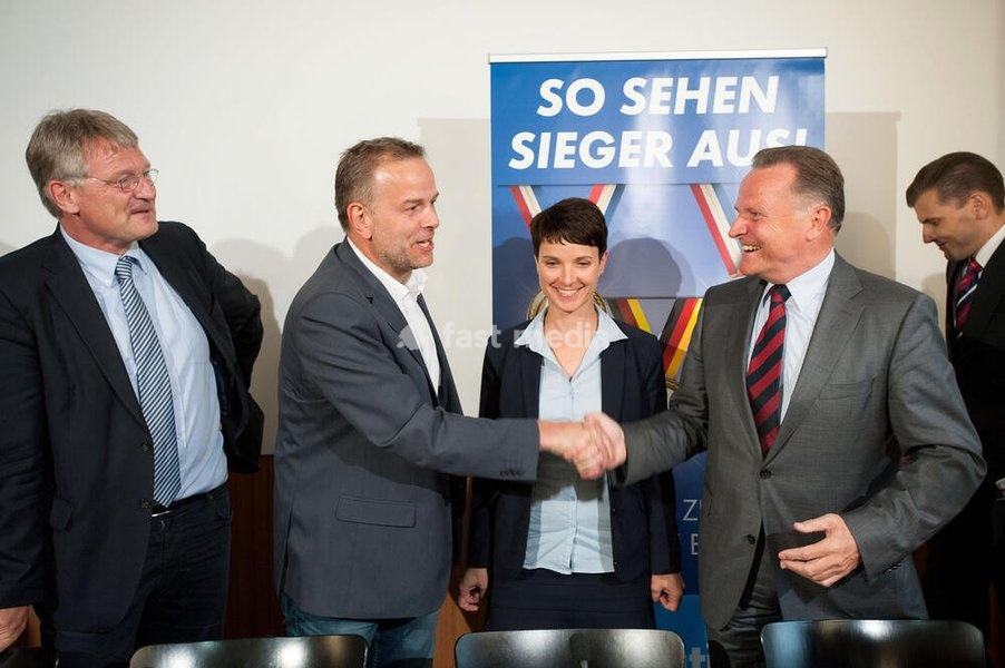 Frauke Petry, politician, AfD, Germany; in the state elections in Mecklenburg-Western Pomerania, the AfD became the second strongest party in the state parliament with 20.8% of the votes. Press conference of the party leadership in the house of the federal press conference, from left to right. Jörg…