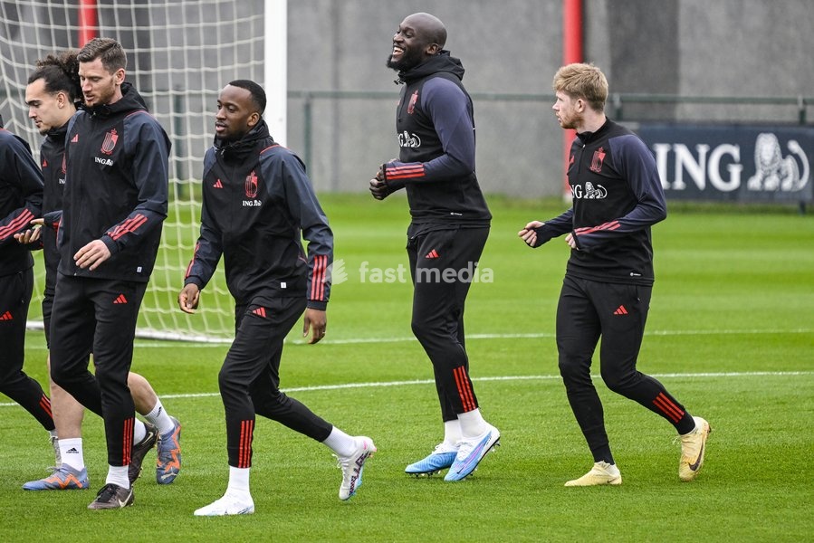 Belgium's Romelu Lukaku and Belgium's captain Kevin De Bruyne pictured in action during a training session of Belgian national soccer team Red Devils, Sunday 26 March 2023, at the Royal Belgian Football Association RBFA's headquarters in Tubize. The Red Devils are preparing for the upcoming game…