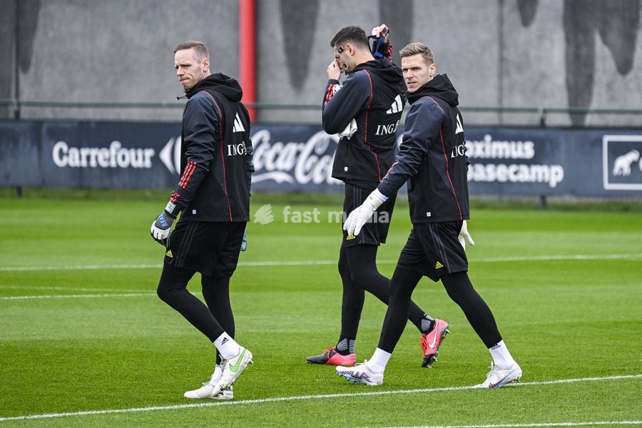 Belgium's goalkeeper Matz Sels and Belgium's goalkeeper Thomas Kaminski pictured during a training session of Belgian national soccer team Red Devils, Sunday 26 March 2023, at the Royal Belgian Football Association RBFA's headquarters in Tubize. The Red Devils are preparing for the upcoming game…
