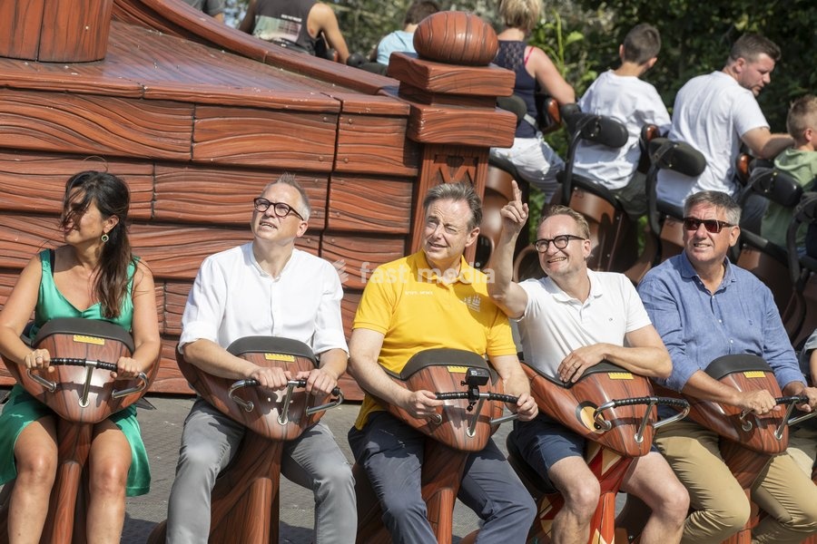 Flemish Minister of Environment, Energy, Tourism and Justice Zuhal Demir, Flemish Minister of Finance, Budget and Housing Matthias Diependaele, Irene Torfs, mother of N-VA chairman De Wever, Flemish Minister of Education and Animal Welfare and Sports Ben Weyts and Flemish Minister President Jan…