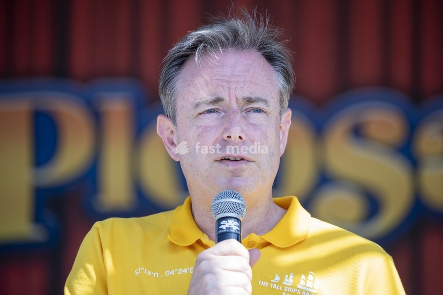 N-VA chairman Bart De Wever delivers a speech at the yearly family day of conservative Flemish nationalist party N-VA, on Sunday 10 September 2023 at the Plopsaland theme park in Adinkerke, De Panne