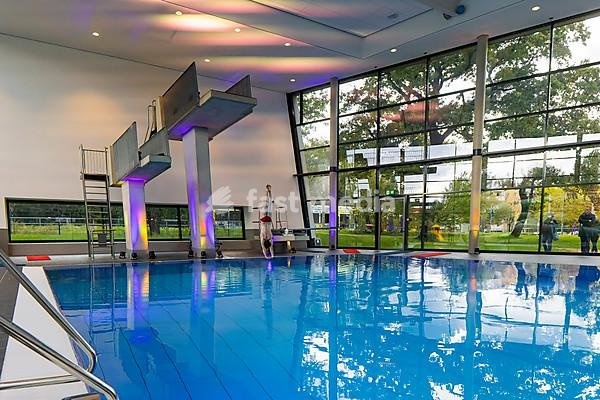 New swimming pool opens in Dresden The city of Dresden invested 23 million euros in a new outdoor and indoor swimming pool with diving hall. Martin Wolfram trains in the new diving hall. He competes for the Dresdner SC in artistic diving, high diving and synchronised diving
