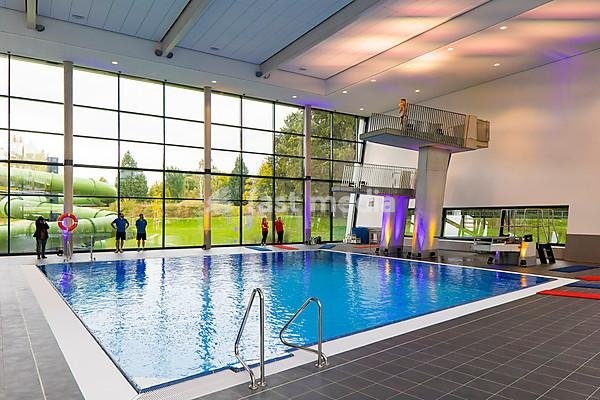 New swimming pool opens in Dresden The city of Dresden invested 23 million euros in a new outdoor and indoor swimming pool with diving hall. Martin Wolfram trains in the new diving hall. He competes for the Dresdner SC in artistic diving, high diving and synchronised diving