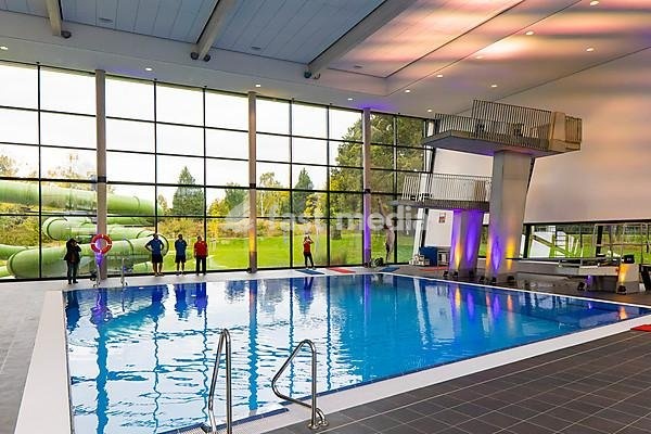 New swimming pool opens in Dresden The city of Dresden invested 23 million euros in a new outdoor and indoor swimming pool with diving hall. Martin Wolfram trains in the new diving hall. He competes for the Dresdner SC in artistic diving, high diving and synchronised diving
