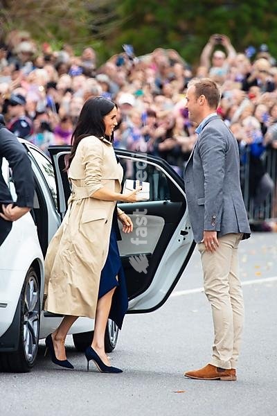 MELBOURNE, AUSTRALIA, OCTOBER 18: Prince Harry, Duke of Sussex and Meghan Markle, Duchess of Sussex meet fans at Government House in Melbourne, Australia