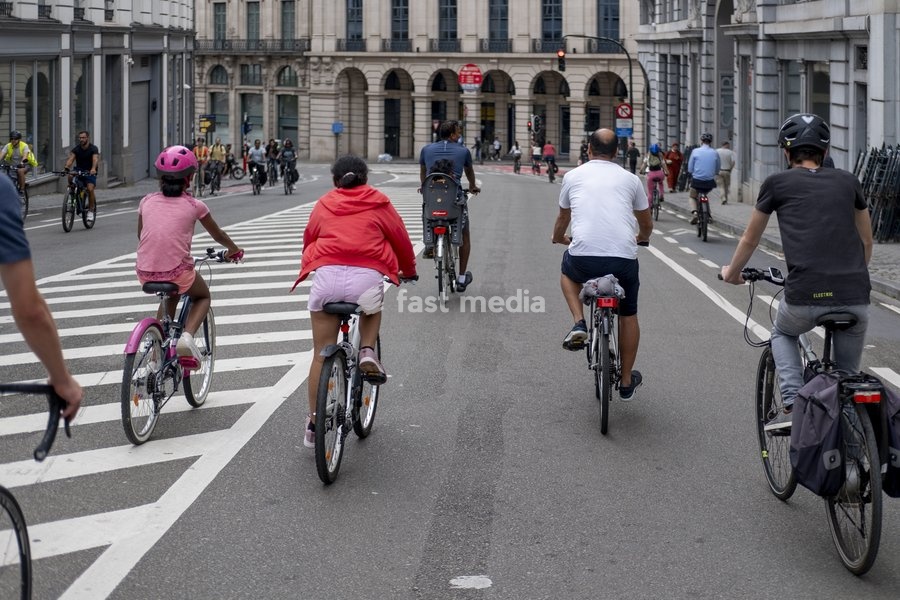 Illustration picture shows the Car Free Sunday in the Brussels Capital region, Sunday 17 September 2023. In several cities and towns across Belgium a Sunday without cars or other motorized transport is organized