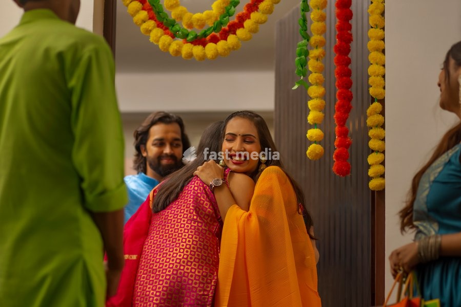 Group of friends arriving at house on the occasion of Diwali