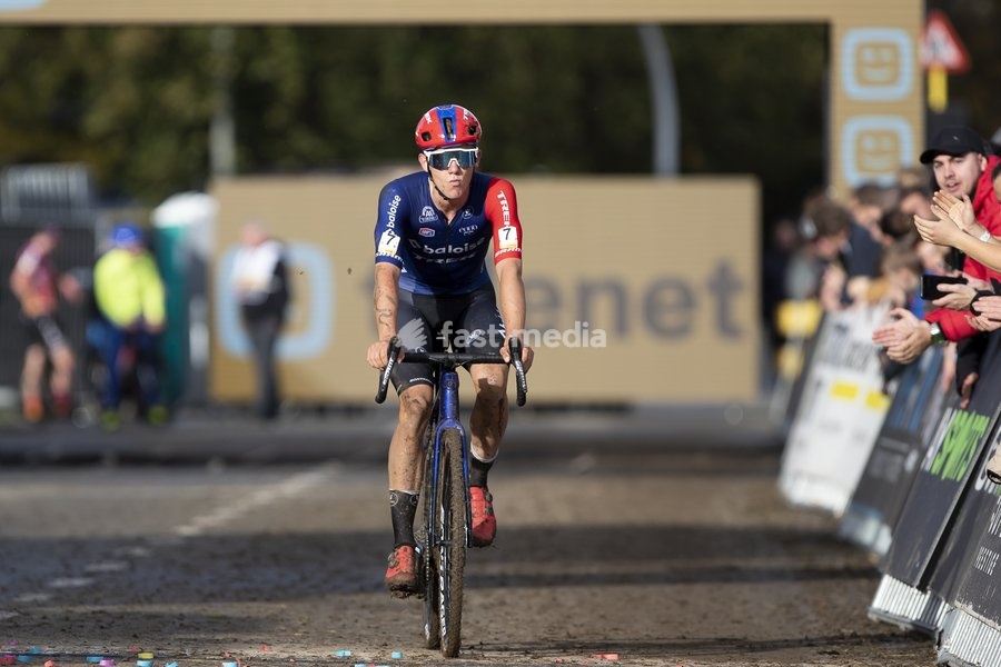 Belgian Thibau Nys crosses the finish line of the men's elite race of the 'Druivencross' cyclocross cycling event in Overijse on Sunday 22 October 2023, stage 1/8 of the 'Superprestige' competition