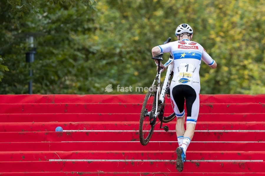 Belgian Michael Vanthourenhout pictured in action during the men's elite race of the 'Druivencross' cyclocross cycling event in Overijse on Sunday 22 October 2023, stage 1/8 of the 'Superprestige' competition