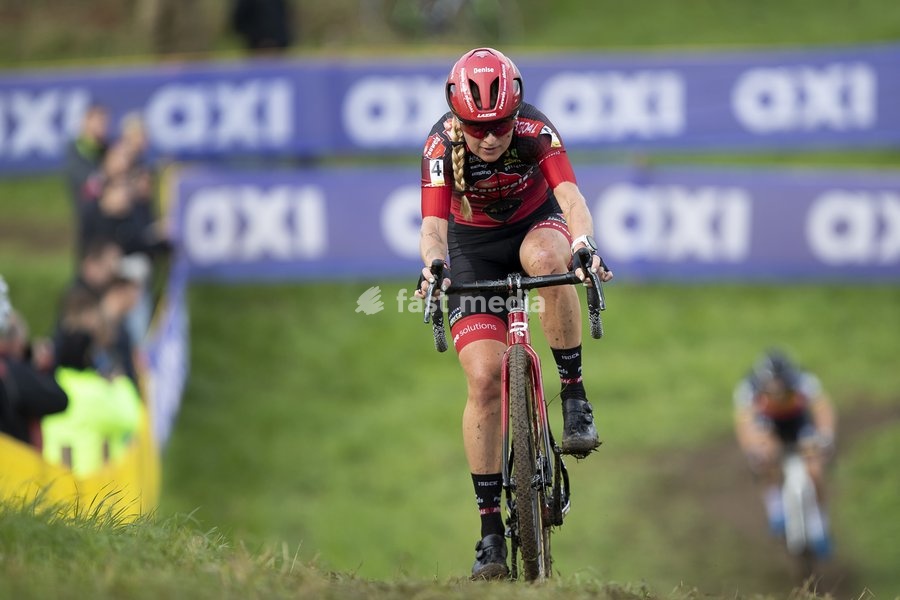 Dutch Denise Betsema pictured in action during the women's elite race of the 'Druivencross' cyclocross cycling event in Overijse on Sunday 22 October 2023, stage 1/8 of the 'Superprestige' competition