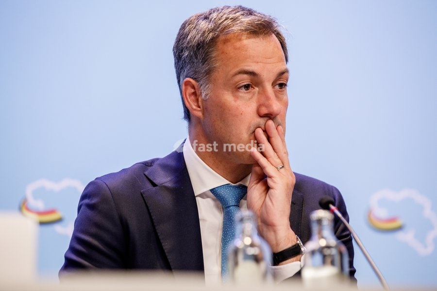 Prime Minister Alexander De Croo pictured during a press conference after a Minister's Kern meeting of the Federal Government, Friday 17 May 2024 in Brussels