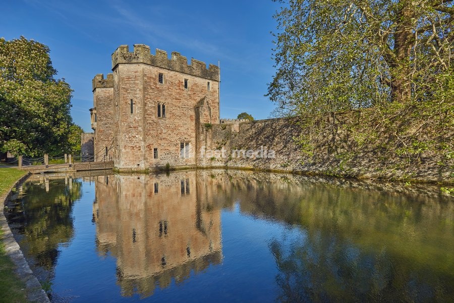 The historic Bishop's Palace and moat, Wells Cathedral, in Wells, Somerset, England, United Kingdom, Europe