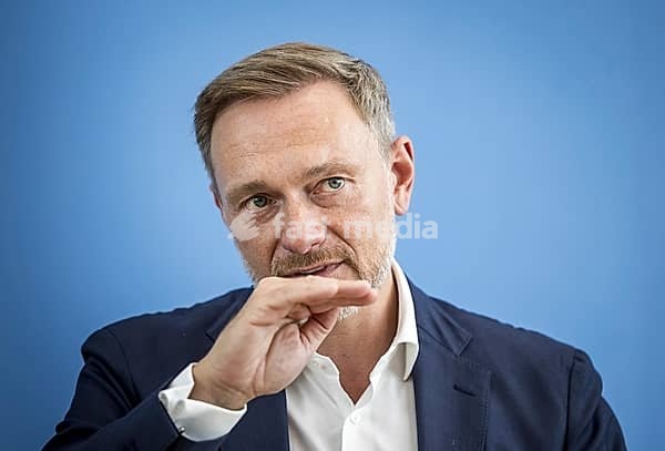 Presentation of the government draft for the 2025 federal budget at the Federal Press Conference with Christian Lindner (FDP), Federal Minister of Finance