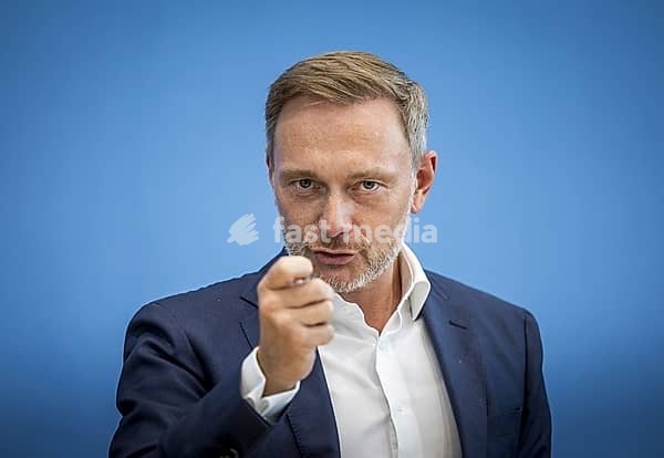 Presentation of the government draft for the 2025 federal budget at the Federal Press Conference by Christian Lindner (FDP), Federal Minister of Finance