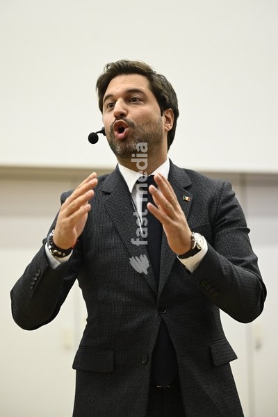MR chairman Georges-Louis Bouchez pictured during the opening lecture of the Political Sciences course of professor Devos at the political faculty of the UGent university in Gent, Tuesday 08 October 2024. As is his annual custom, Professor C. Devos will host a political leader for the opening…