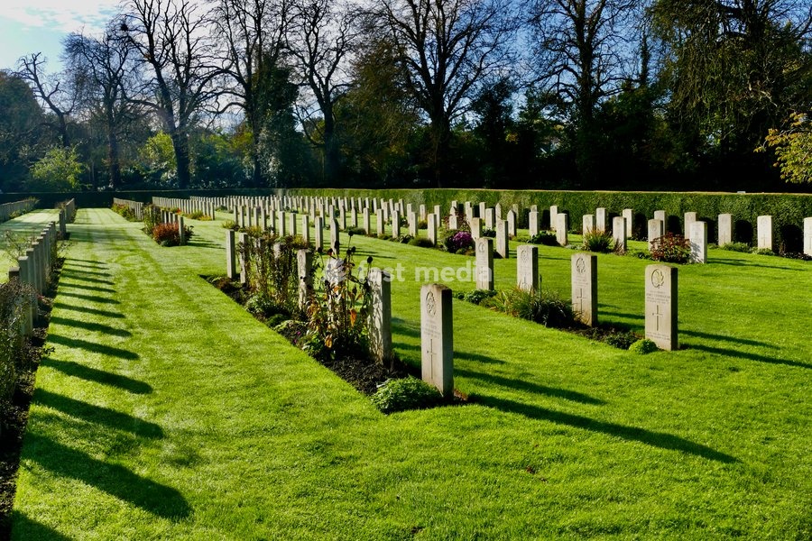 The well kept Commonwealth War Graves in the autumnal sunshine in the run up to Remembrance Sunday, the Commonwealth War Graves Commission is an intergovernmental organisation of six independent member states whose principal function is to mark, record and maintain the graves and places of…
