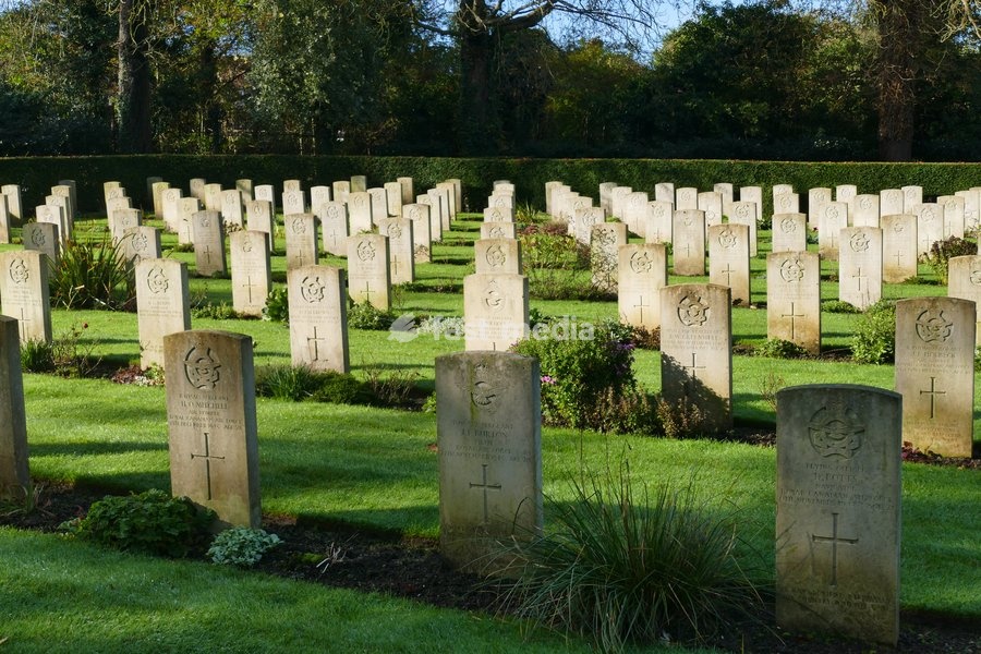 The well kept Commonwealth War Graves in the autumnal sunshine in the run up to Remembrance Sunday, the Commonwealth War Graves Commission is an intergovernmental organisation of six independent member states whose principal function is to mark, record and maintain the graves and places of…