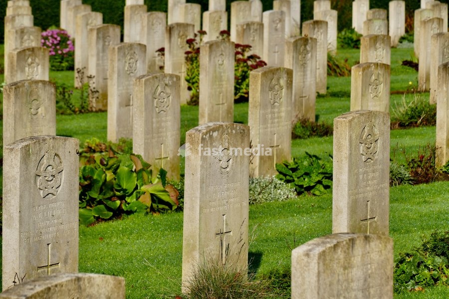 The well kept Commonwealth War Graves in the autumnal sunshine in the run up to Remembrance Sunday, the Commonwealth War Graves Commission is an intergovernmental organisation of six independent member states whose principal function is to mark, record and maintain the graves and places of…