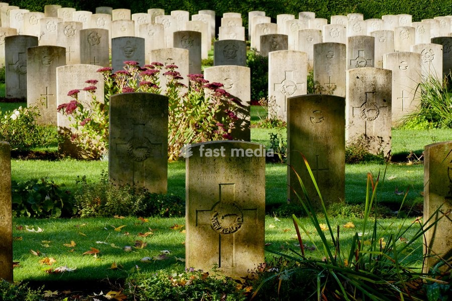 The well kept Commonwealth War Graves in the autumnal sunshine in the run up to Remembrance Sunday, the Commonwealth War Graves Commission is an intergovernmental organisation of six independent member states whose principal function is to mark, record and maintain the graves and places of…