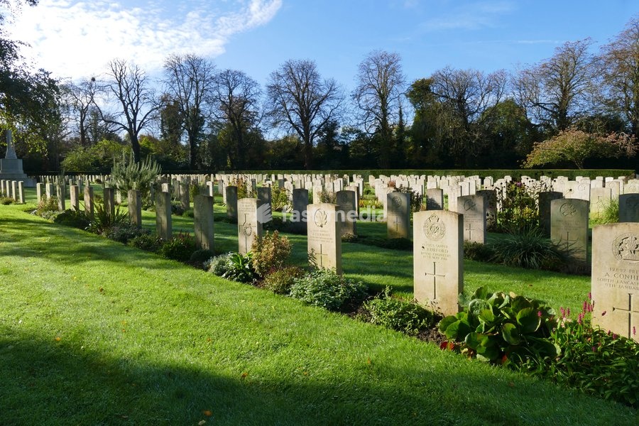 The well kept Commonwealth War Graves in the autumnal sunshine in the run up to Remembrance Sunday, the Commonwealth War Graves Commission is an intergovernmental organisation of six independent member states whose principal function is to mark, record and maintain the graves and places of…