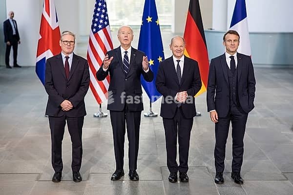 Keir Starmer (Prime Minister of the United Kingdom), Joe Biden (46th President of the United States), Olaf Scholz (Chancellor of the Federal Republic of Germany) and Emmanuel Macron (President of the French Republic) at the family photo in the Federal Chancellery, Berlin, 18 October 2024