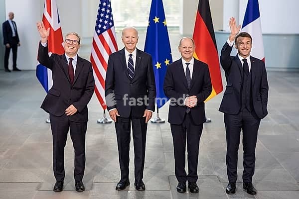 Keir Starmer (Prime Minister of the United Kingdom), Joe Biden (46th President of the United States), Olaf Scholz (Chancellor of the Federal Republic of Germany) and Emmanuel Macron (President of the French Republic) at the family photo in the Federal Chancellery, Berlin, 18 October 2024