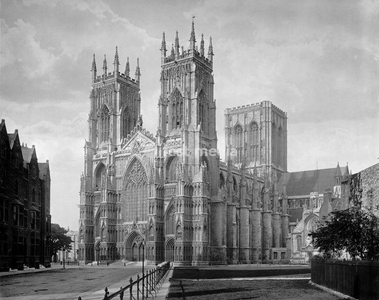 1900 ca , YORK , ENGLAND , GREAT BRITAIN : The YORK MINSTER . Photo by Detroit Publishing Company . - ENGLAND - GRAND BRETAGNA - VIEW - FOTO STORICHE - HISTORY - GEOGRAFIA - GEOGRAPHY - ARCHITETTURA - ARCHITECTURE - OTTOCENTO - 800's - '800 - EPOCA VITTORIANA - VICTORIAN HERA - STILE GOTICO -…