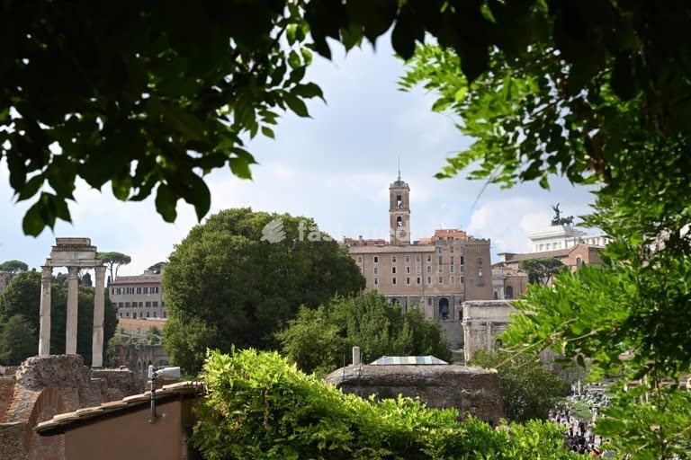 - The Roman Forum (Italian: Foro Romano, Forum Romain). Left: The three columns of the Temple of Castor and Pollux (Dioscuri, Dioscures). Right: The capitol. - Rome, Italy (2024)
