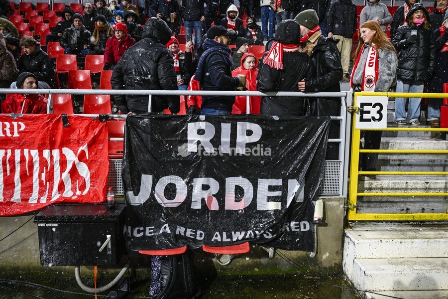 Antwerp's supporters pictured before a soccer game between Royal Antwerp and Royale Union Saint-Gilloise, Wednesday 08 January 2025 in Antwerp, in the 1/4 finals of the 'Croky Cup' Belgian soccer cup